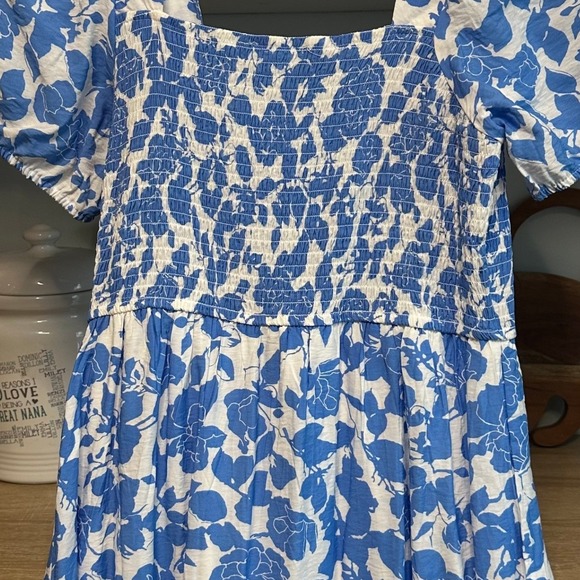 AUGUST SKY Blue White Floral Smocked Puff Sleeve Prairie Milkmaid Maxi Dress M - Picture 4 of 8